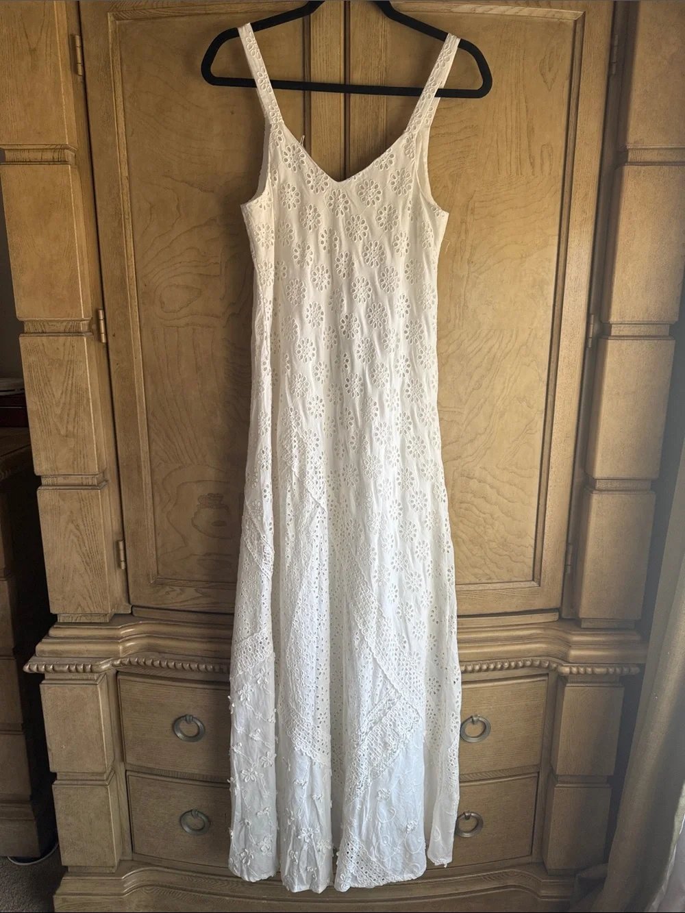Jade 🌞GIGI White Eyelet Maxi Dress with V-Neck